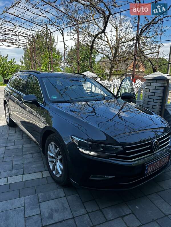 Универсал Volkswagen Passat 2021 в Львове