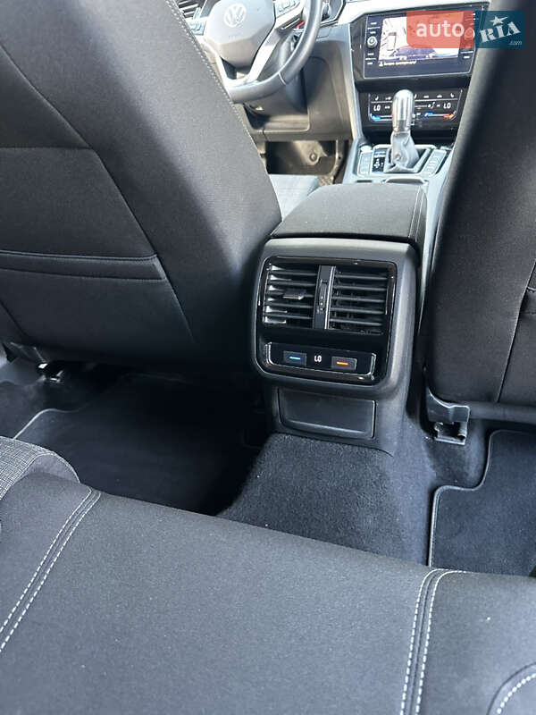 Универсал Volkswagen Passat 2021 в Львове