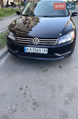 Седан Volkswagen Passat 2012 в Киеве
