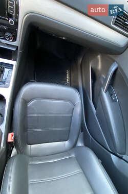 Седан Volkswagen Passat 2012 в 