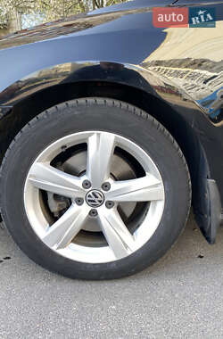Седан Volkswagen Passat 2012 в 