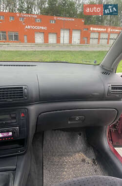 Універсал Volkswagen Passat 1998 в 