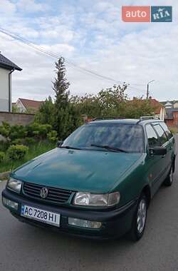 Універсал Volkswagen Passat 1994 в Рівному