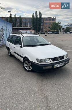 Універсал Volkswagen Passat 1996 в Києві