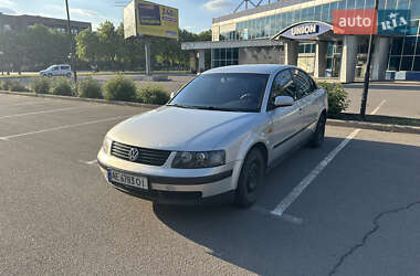 Седан Volkswagen Passat 1997 в Кривом Роге