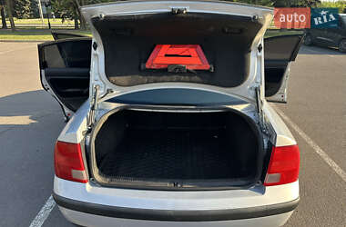 Седан Volkswagen Passat 1997 в 