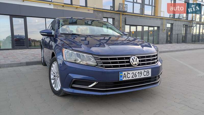 Седан Volkswagen Passat 2016 в Луцке