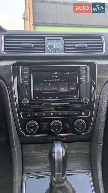 Седан Volkswagen Passat 2016 в Луцке