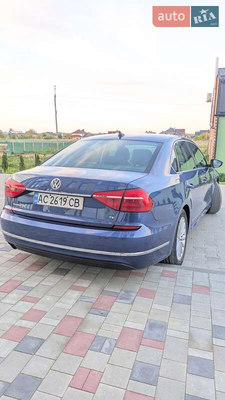 Седан Volkswagen Passat 2016 в Луцке