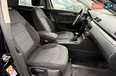Універсал Volkswagen Passat 2012 в 