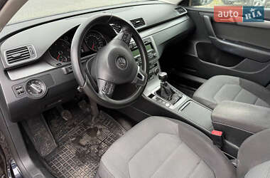 Універсал Volkswagen Passat 2012 в 