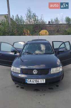 Седан Volkswagen Passat 1998 в 