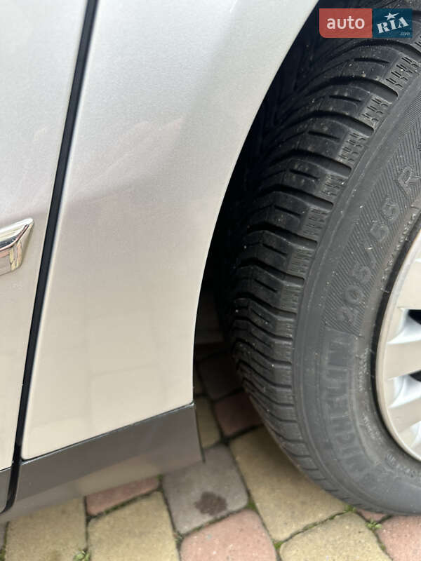 Універсал Volkswagen Passat 2010 в Вінниці