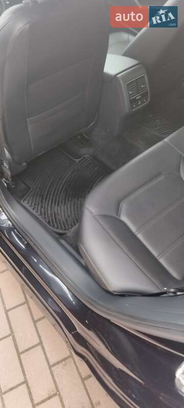 Седан Volkswagen Passat 2018 в Ивано-Франковске