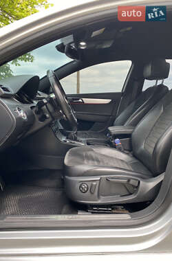 Универсал Volkswagen Passat 2012 в 