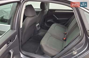Седан Volkswagen Passat 2016 в 
