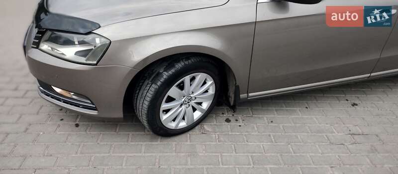 Универсал Volkswagen Passat 2011 в Ровно