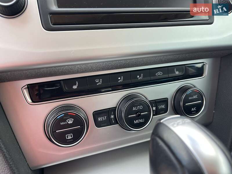 Універсал Volkswagen Passat 2016 в Ужгороді