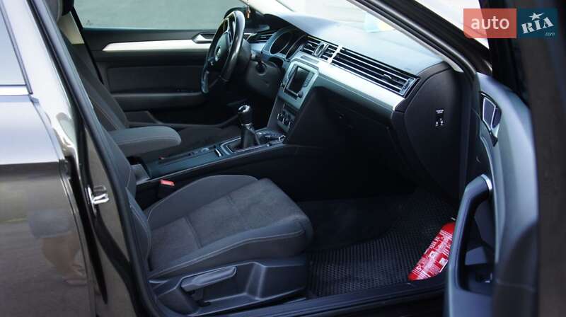 Универсал Volkswagen Passat 2015 в Дрогобыче