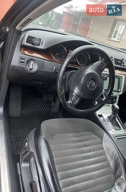 Седан Volkswagen Passat 2011 в 
