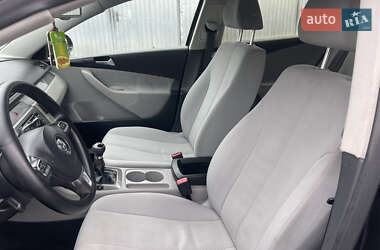 Універсал Volkswagen Passat 2010 в 