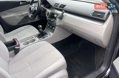 Універсал Volkswagen Passat 2010 в 