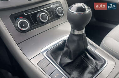 Універсал Volkswagen Passat 2010 в 