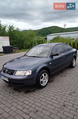Седан Volkswagen Passat 2000 в Долине