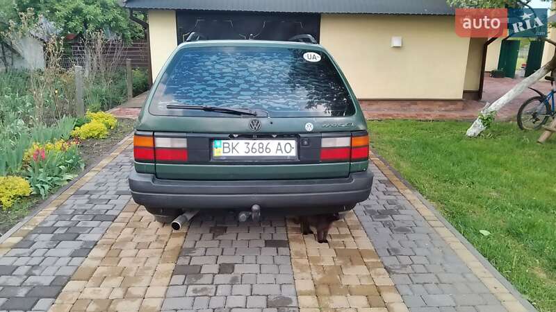 Универсал Volkswagen Passat 1991 в Березному