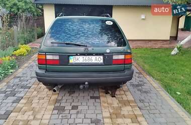 Універсал Volkswagen Passat 1991 в 