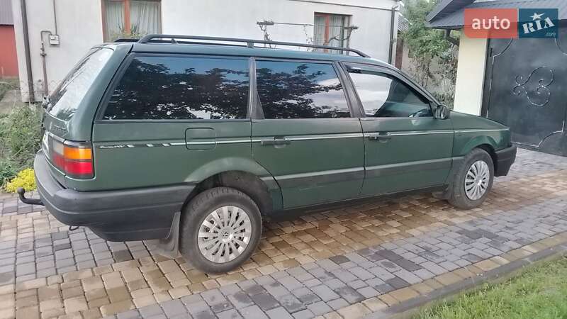 Универсал Volkswagen Passat 1991 в Березному