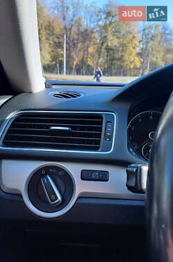 Седан Volkswagen Passat 2012 в 