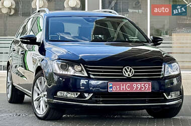 Універсал Volkswagen Passat 2012 в Житомирі