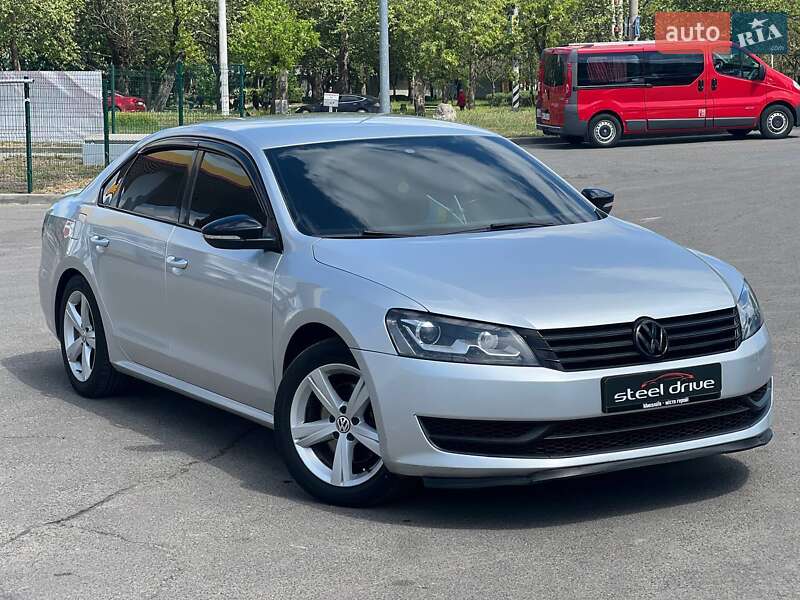 Седан Volkswagen Passat 2013 в Николаеве