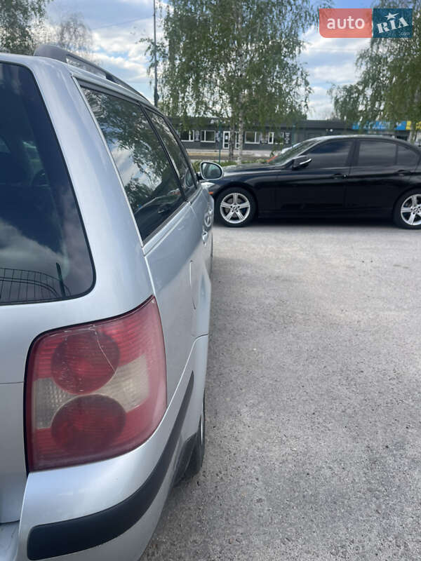 Универсал Volkswagen Passat 2004 в Запорожье
