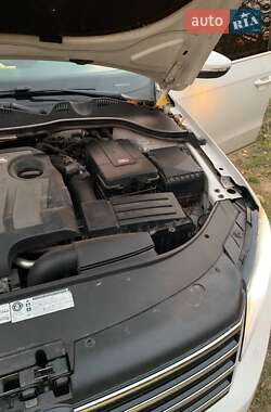 Седан Volkswagen Passat 2011 в 