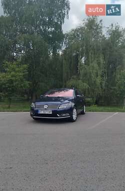 Універсал Volkswagen Passat 2013 в 