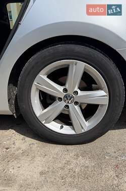 Седан Volkswagen Passat 2013 в 