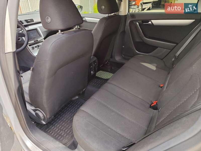 Универсал Volkswagen Passat 2012 в Львове