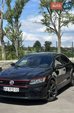 Седан Volkswagen Passat 2018 в Киеве