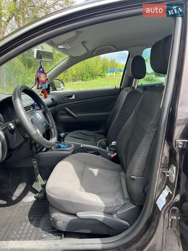 Універсал Volkswagen Passat 2005 в Кореці