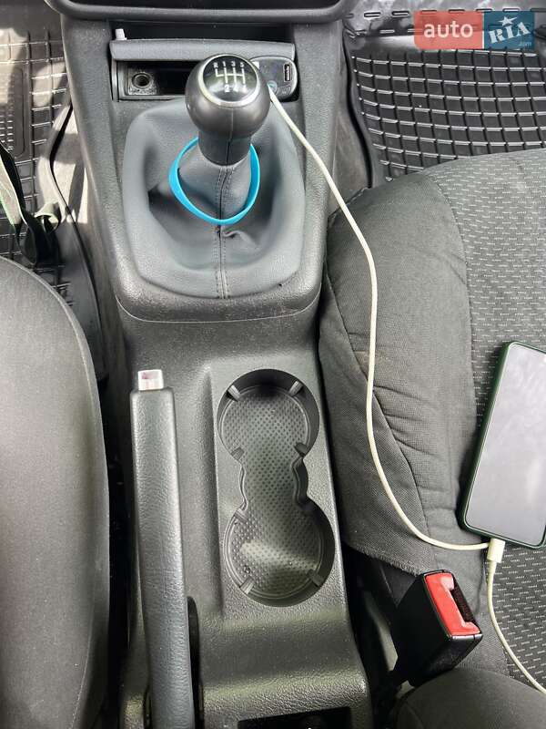 Універсал Volkswagen Passat 2005 в Кореці