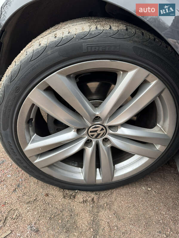 Універсал Volkswagen Passat 2014 в Житомирі