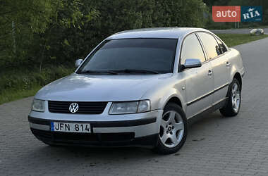 Седан Volkswagen Passat 1999 в Сваляві