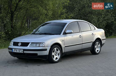 Седан Volkswagen Passat 1999 в 