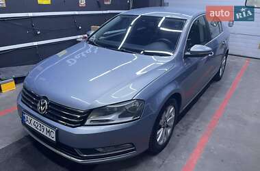 Седан Volkswagen Passat 2011 в Харкові