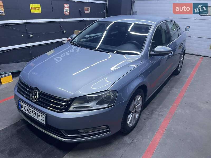 Седан Volkswagen Passat 2011 в 