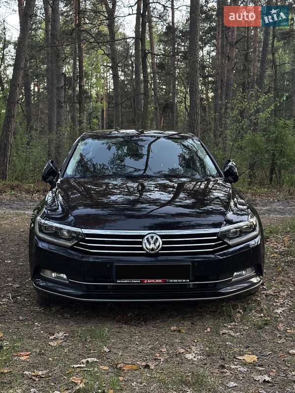 Седан Volkswagen Passat 2018 в Киеве