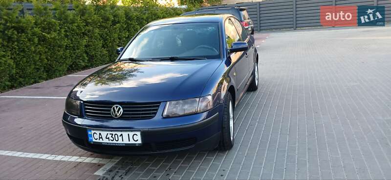 Седан Volkswagen Passat 1999 в Черкассах