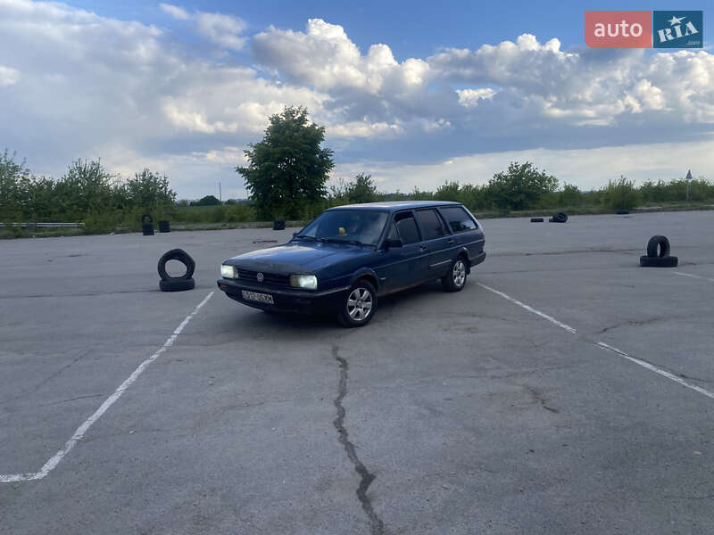 Універсал Volkswagen Passat 1986 в 